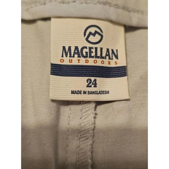 Magellan Outdoors Shorty Shorts American Flag Print Women's Plus Size 24 EUC - Picture 3 of 8